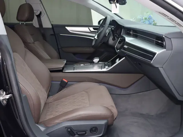 Audi A7L — Фото автомобиля 13