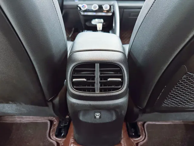 Hyundai Elantra — Фото автомобиля 15