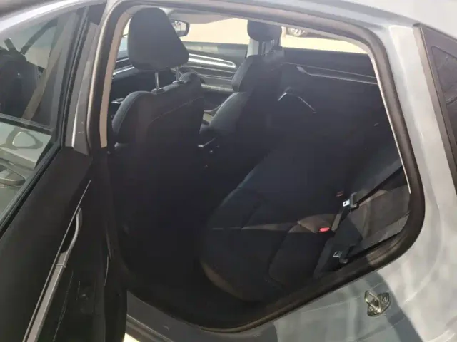 Geely Emgrand — Фото автомобиля 16