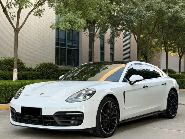 Porsche Panamera — Фото автомобиля 2