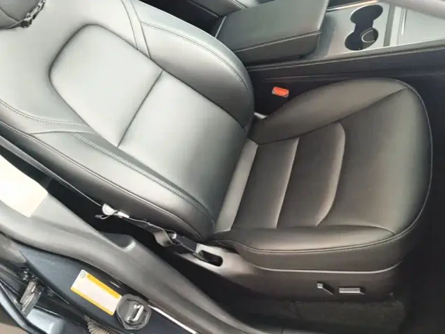Tesla Model Y — Фото автомобиля 24