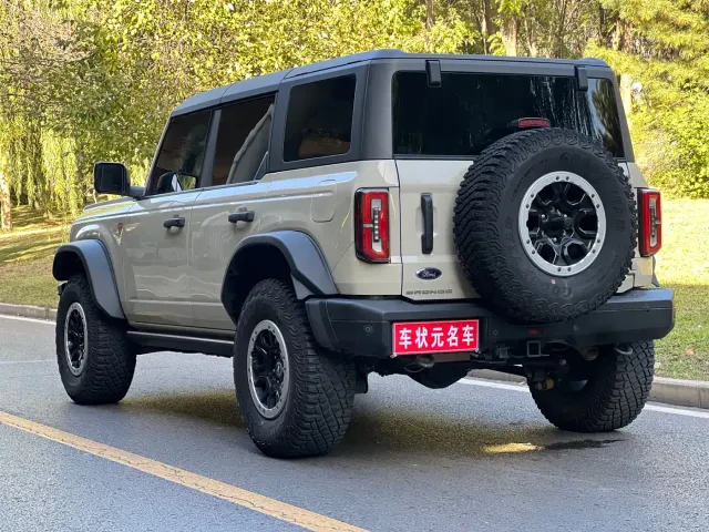 Ford Bronco — Фото автомобиля 4