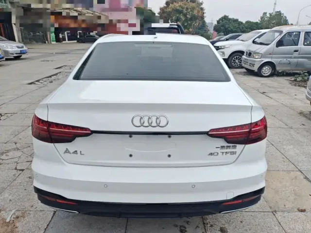 Audi A4L — Фото автомобиля 5