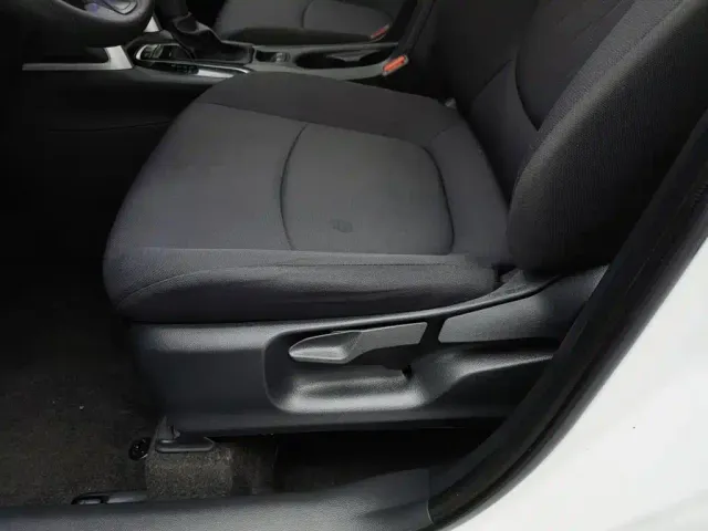 Toyota Corolla Cross — Фото автомобиля 20