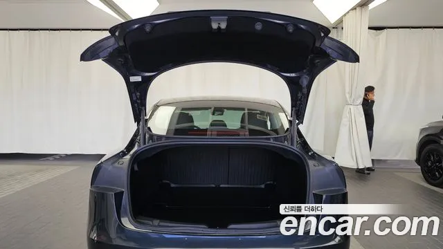 Tesla Model 3 — Фото автомобиля 20