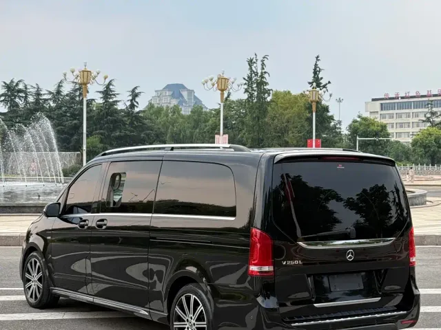 Mercedes-Benz V-Class — Фото автомобиля 4