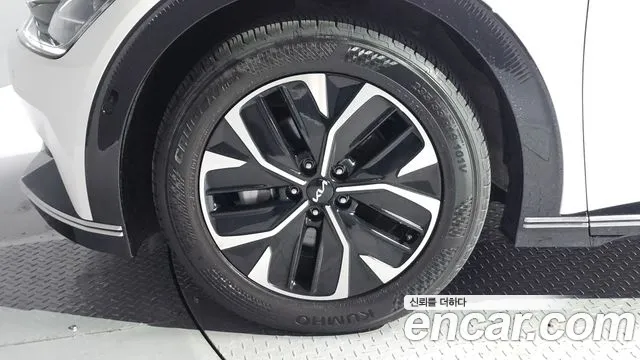 Kia EV6 — Фото автомобиля 5