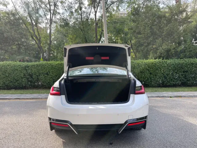BMW i3 — Фото автомобиля 6