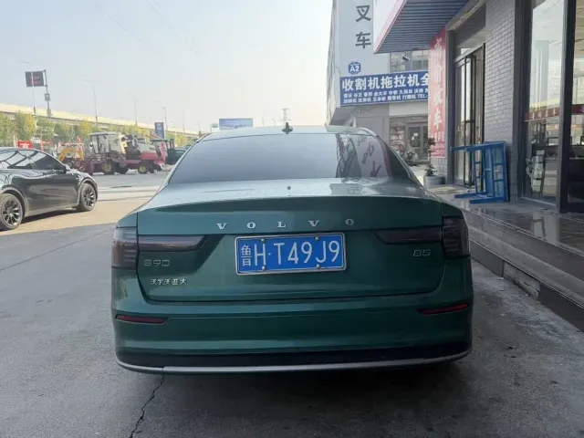 Volvo S90 — Фото автомобиля 4