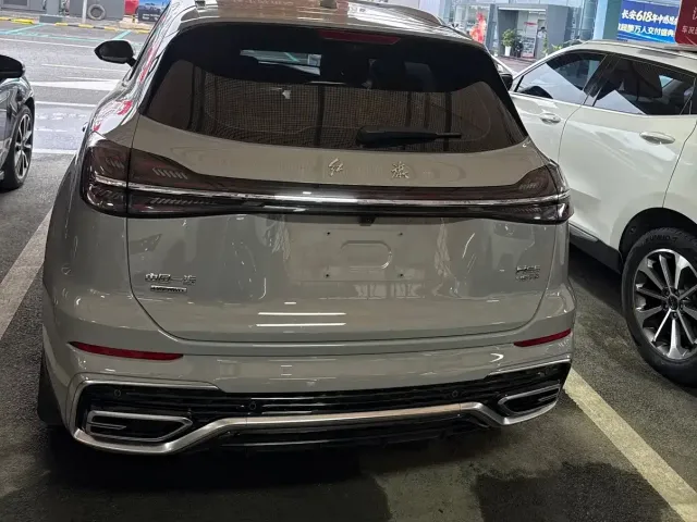 Hongqi HS5 — Фото автомобиля 4