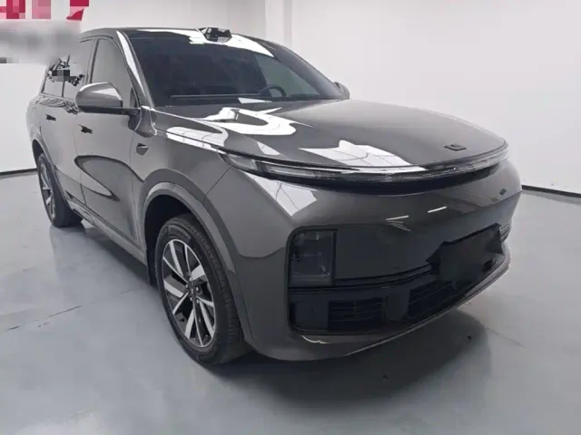 Li Auto L8 — Фото автомобиля 3