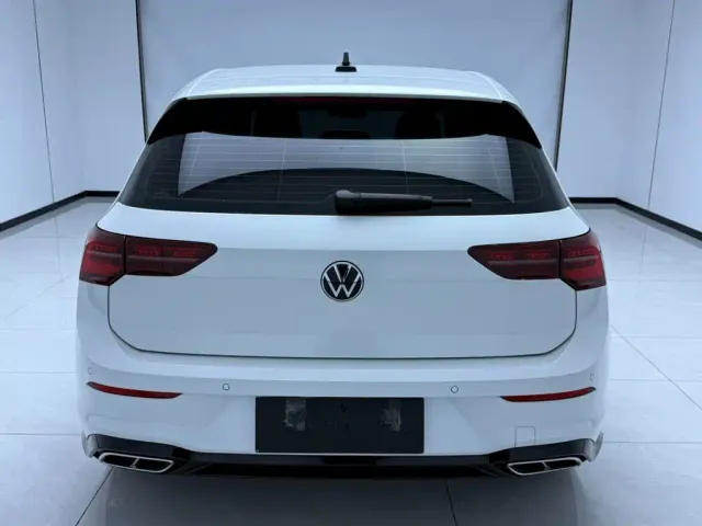 Volkswagen Golf — Фото автомобиля 5