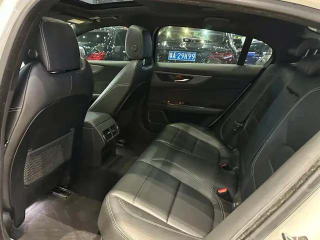 Jaguar XEL — Фото автомобиля 6