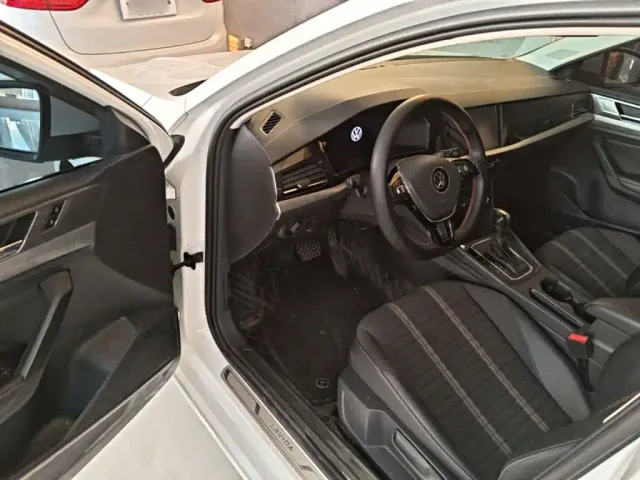 Volkswagen Lavida — Фото автомобиля 15