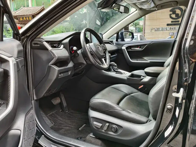 Toyota Wildlander — Фото автомобиля 8