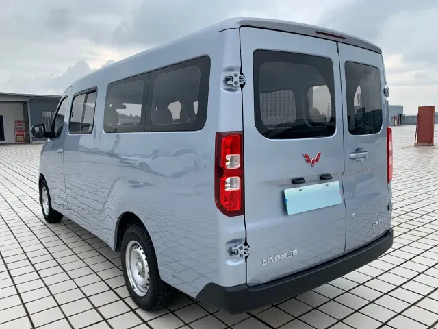 Wuling Yangguang — Фото автомобиля 4