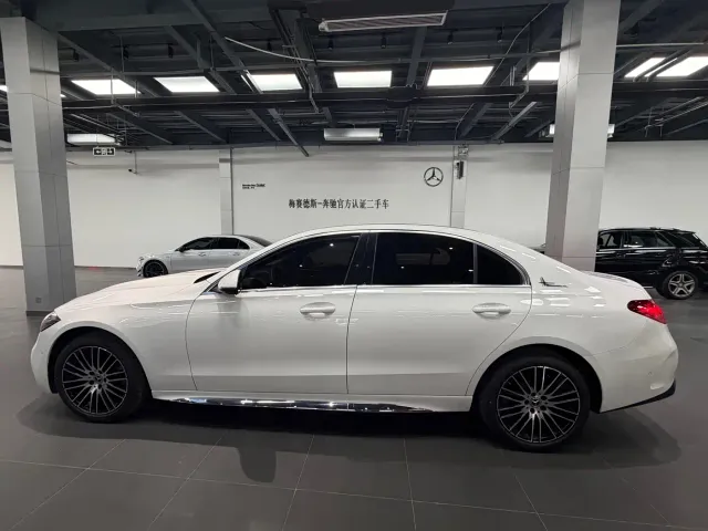 Mercedes-Benz C-Class — Фото автомобиля 3