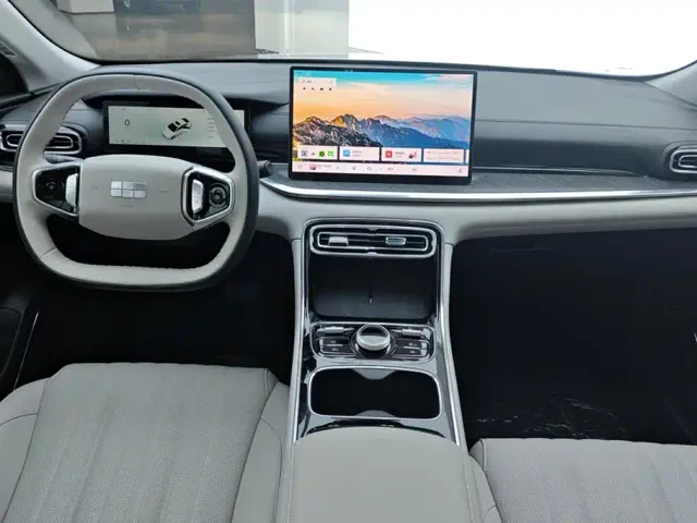 Geely Galaxy Stellar 6 — Фото автомобиля 12