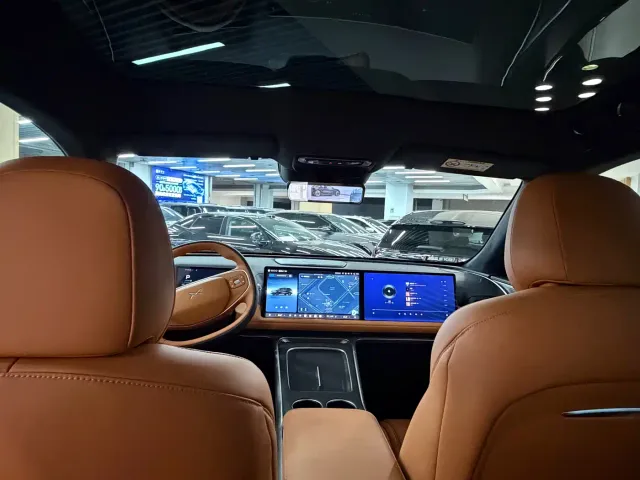Xpeng G9 — Фото автомобиля 13