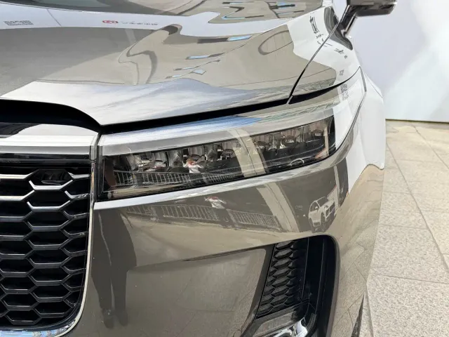 Li Auto ONE — Фото автомобиля 4