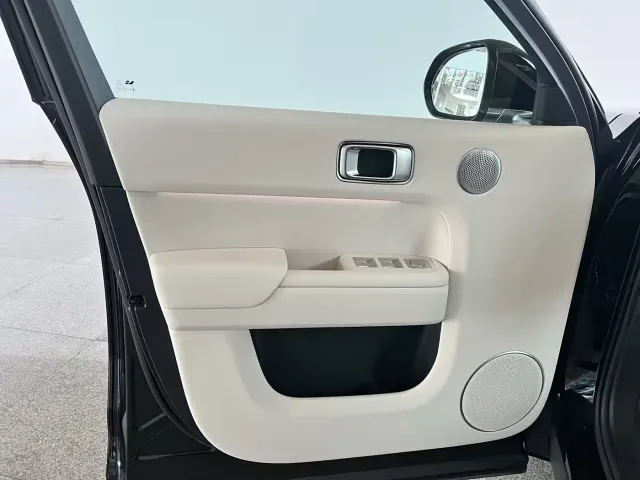 Li Auto L7 — Фото автомобиля 10
