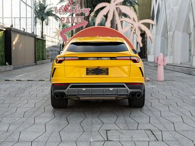 Lamborghini Urus — Фото автомобиля 5