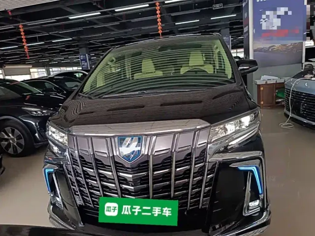 Toyota Alphard — Фото автомобиля 2