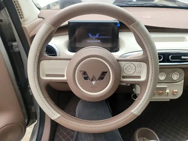 Wuling Hongguang Mini EV — Фото автомобиля 10