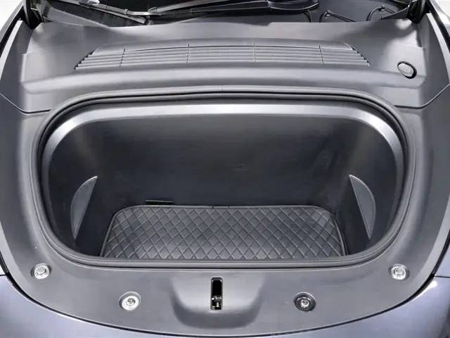 Tesla Model Y — Фото автомобиля 20