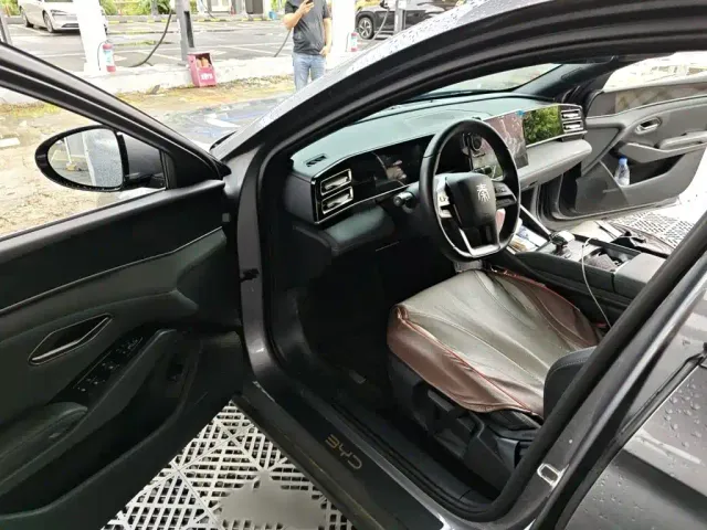 BYD Qin L — Фото автомобиля 13