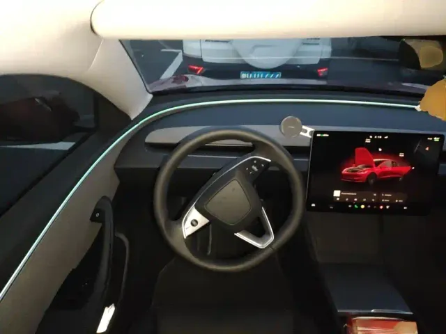 Tesla Model 3 — Фото автомобиля 6