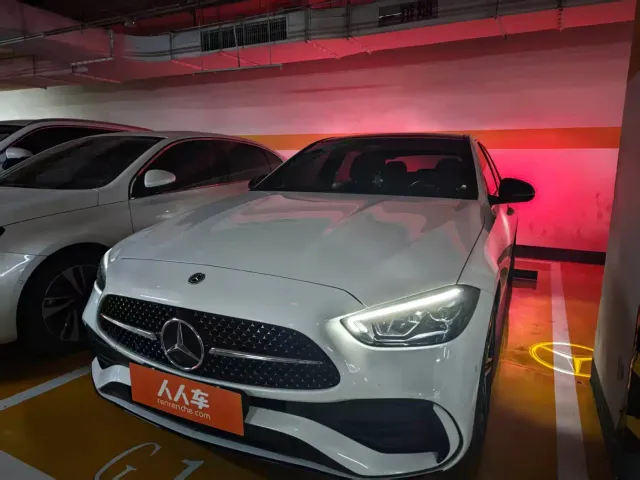 Фотография автомобиля — Mercedes-Benz C-Class