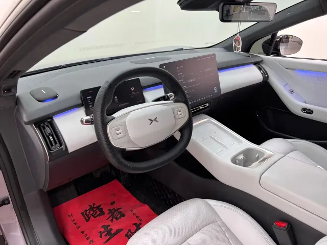 Xpeng P7+ — Фото автомобиля 15