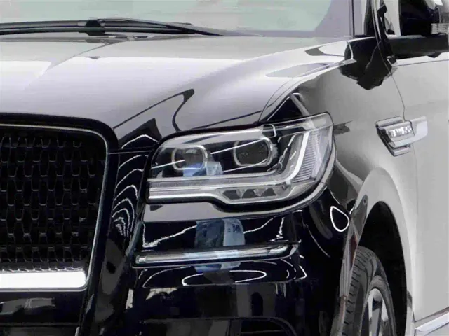 Lincoln Navigator — Фото автомобиля 3