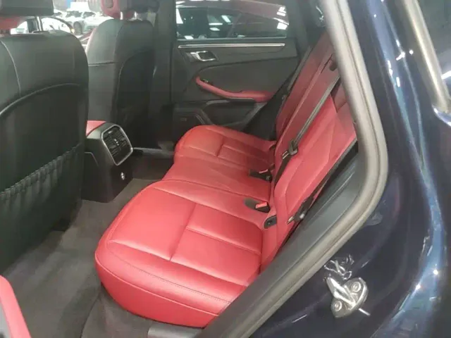 Porsche Macan — Фото автомобиля 16