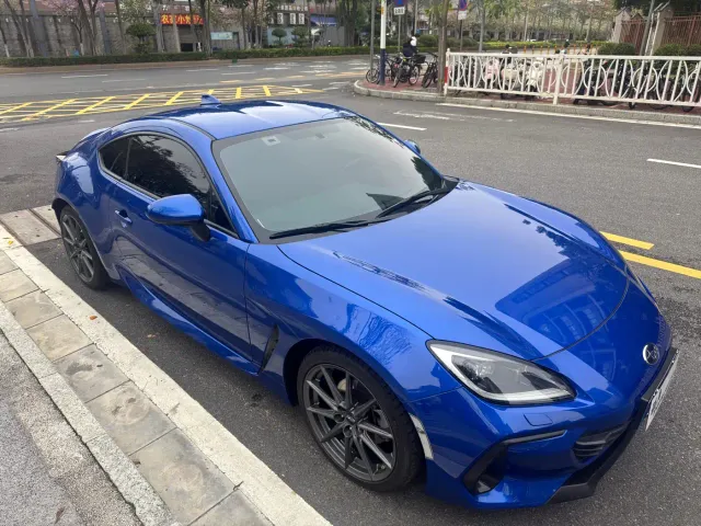 Subaru BRZ — Фото автомобиля 3