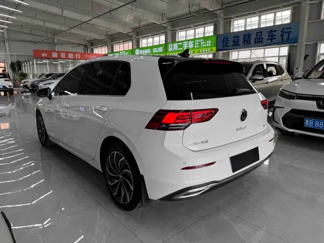 Volkswagen Golf — Фото автомобиля 6