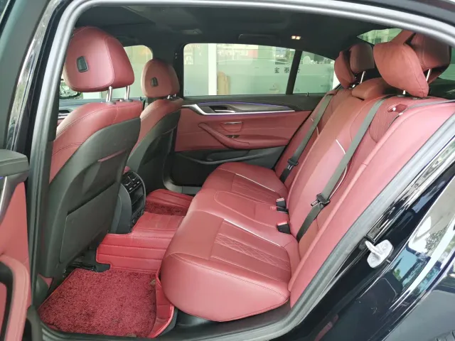 BMW 5 Series — Фото автомобиля 7