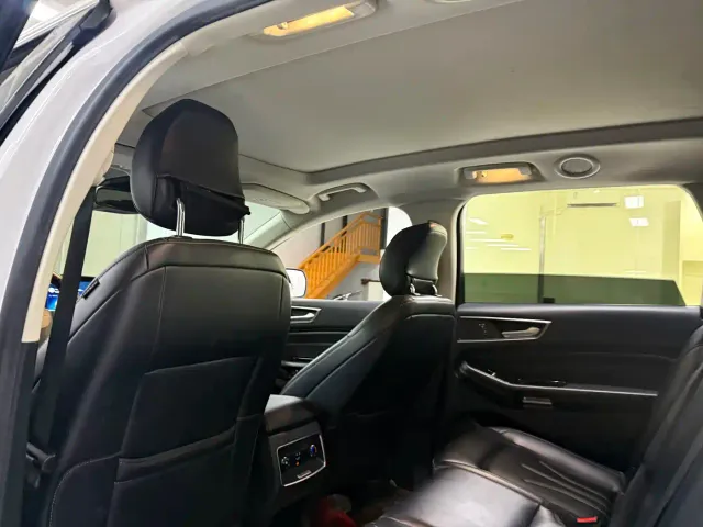 Ford Edge — Фото автомобиля 15