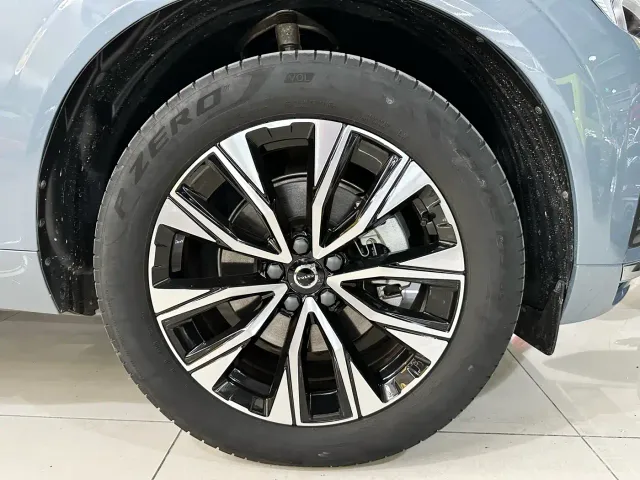 Volvo XC60 — Фото автомобиля 12