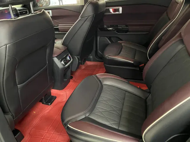 Ford Explorer — Фото автомобиля 6