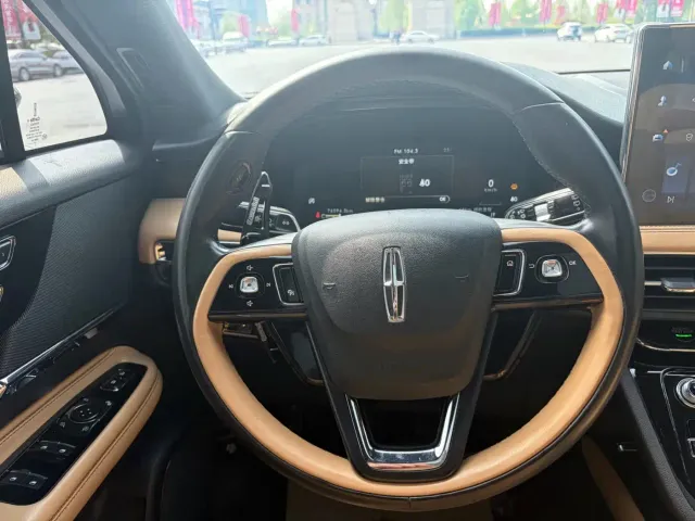 Lincoln Corsair — Фото автомобиля 10