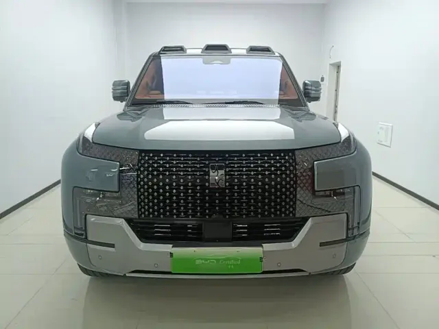 BYD U8 — Фото автомобиля 2