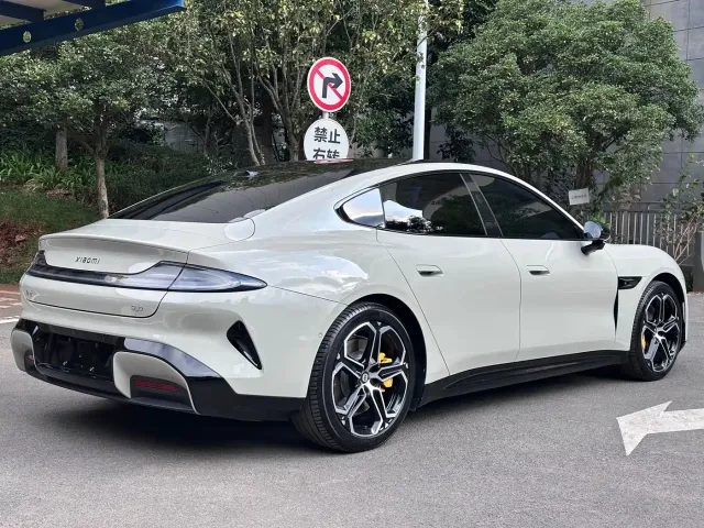 Xiaomi SU7 — Фото автомобиля 11