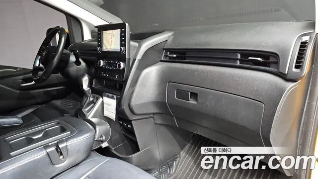 Hyundai Staria Staria — Фото автомобиля 30