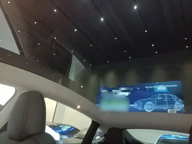 Tesla Model Y — Фото автомобиля 17