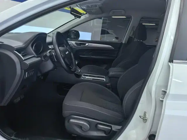 Haval M6 — Фото автомобиля 9