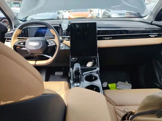 Geely Boyue L — Фото автомобиля 9