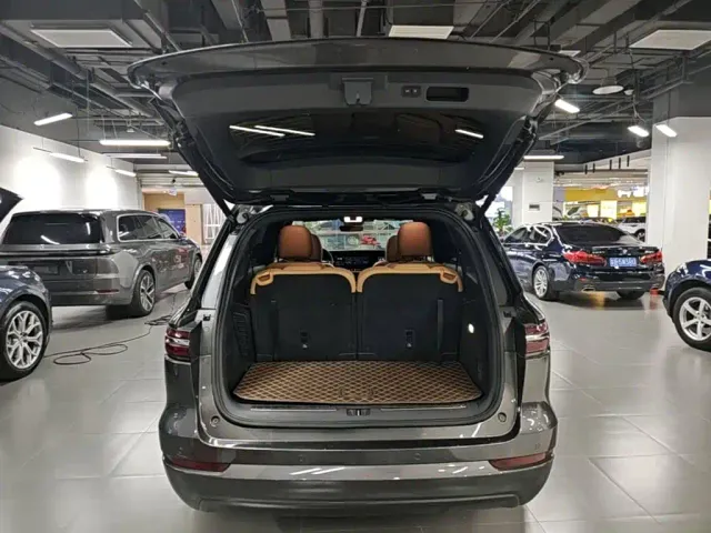 Li Auto ONE — Фото автомобиля 18