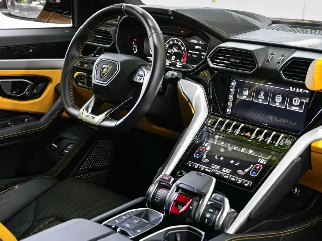 Lamborghini Urus — Фото автомобиля 20